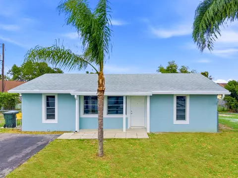 5669 S 35th Ct, Greenacres, FL 33463