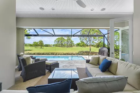 842 Carolina Cir SW, Vero Beach, FL 32962