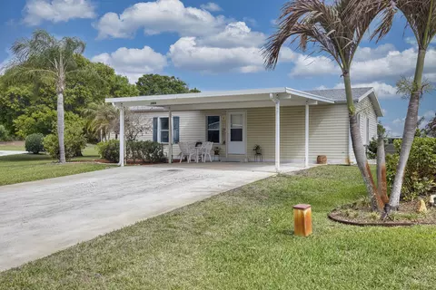 2808 Slice Ct, Port Saint Lucie, FL 34952