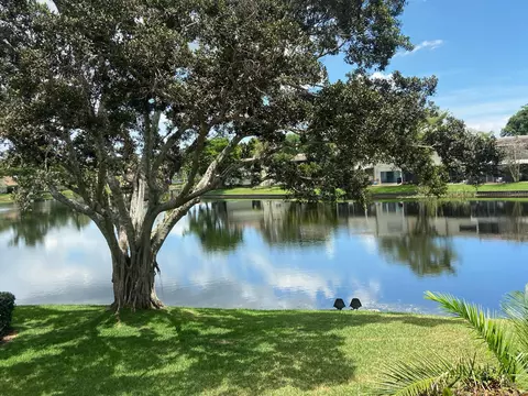 134 Wimbledon Lakes Dr, Plantation, FL 33324