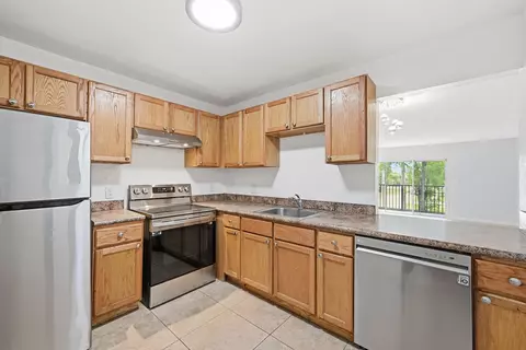 7541 NW 16th St #1211, Plantation, FL 33313