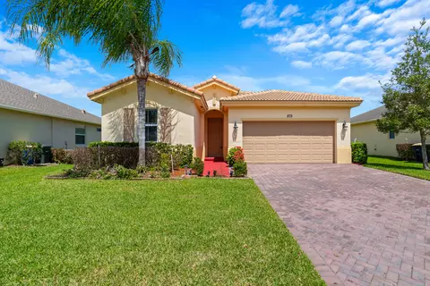 879 Bent Creek Dr, Fort Pierce, FL 34947