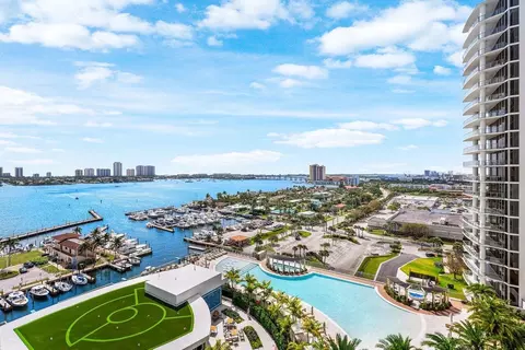 220 Lake Shore Dr #1415, Lake Park, FL 33403