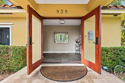 939 Buchanan St, Hollywood, FL 33019