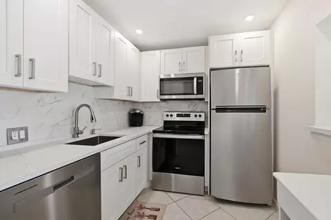 314 Brighton #H, Boca Raton, FL 33434