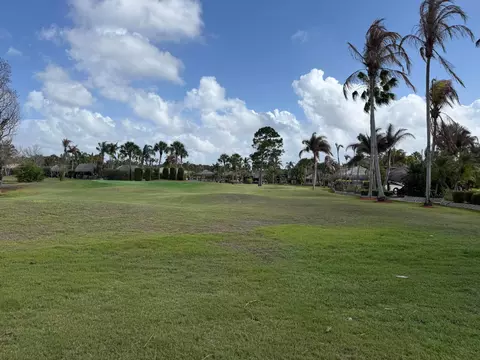 424 NW Chipshot Ln, Port St Lucie, FL 34986