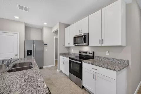 Kitchen - 5786 SEdgewater Cir, Stuart, FL 34997 photo 5 of 5