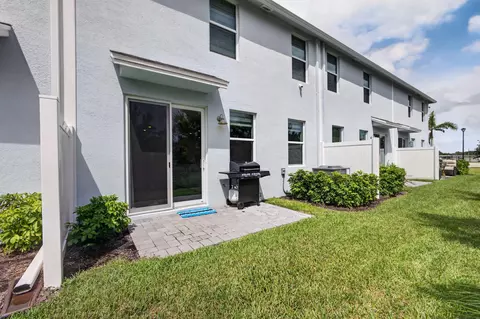 Exterior - 5786 SEdgewater Cir, Stuart, FL 34997 photo 3 of 8