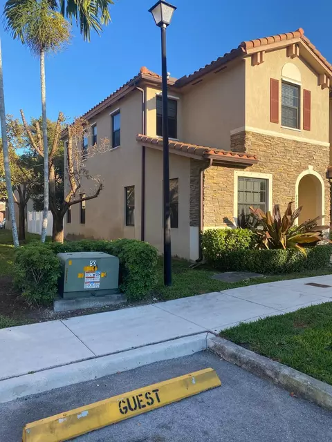 9365 W 33rd Ave, Hialeah, FL 33018