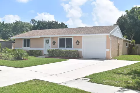 5034 Mark Dr, Boynton Beach, FL 33472