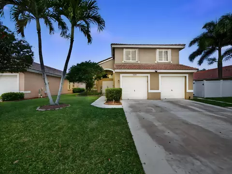 5053 Prairie Dunes Village Cir, Lake Worth, FL 33463