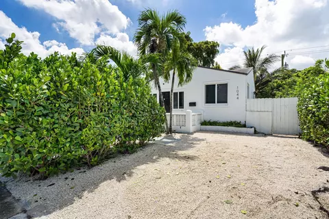 1044 NW 60th St, Miami, FL 33127
