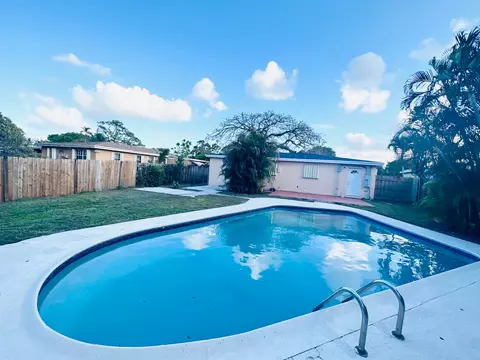 2849 SW 8th St, Fort Lauderdale, FL 33312
