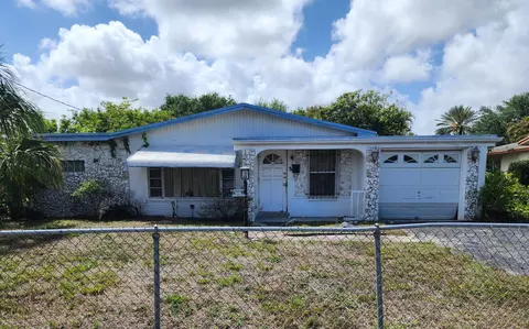 1861 NW 7th Ter W, Pompano Beach, FL 33060