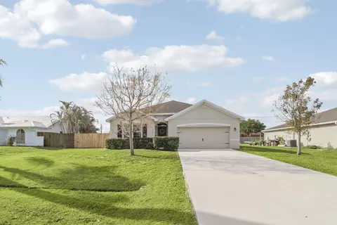 218 SW Kestor Dr, Port Saint Lucie, FL 34953