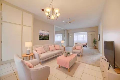 1117 Lake Ter #210, Boynton Beach, FL 33426