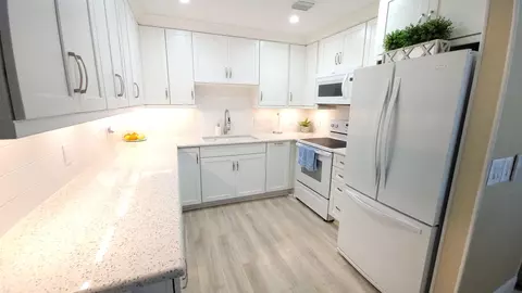 34 Somerset B, West Palm Beach, FL 33417