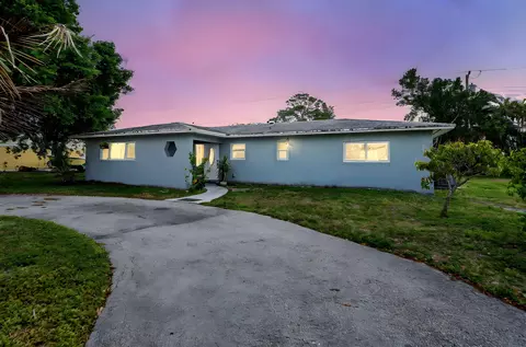 13 W Palmetto Rd, Lake Worth, FL 33467