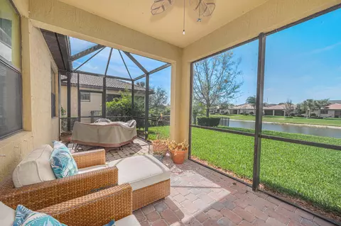 283 SE Courances Dr, Port Saint Lucie, FL 34984