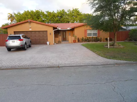 2755 NW 84th Ave, Coral Springs, FL 33065