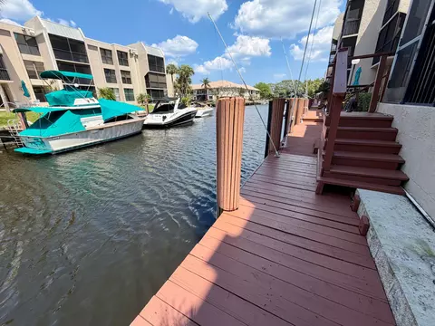 6 Royal Palm Way #102, Boca Raton, FL 33432