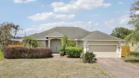 825 SW Mccracken Ave, Port Saint Lucie, FL 34953