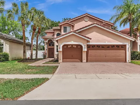 17923 SW 2nd St, Pembroke Pines, FL 33029