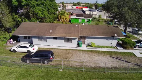 757-759 NW 95th St, Miami, FL 33150