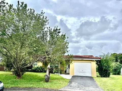 7608 NW 43rd Ct, Coral Springs, FL 33065