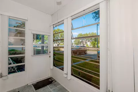 4770 NW 21st St #105, Lauderhill, FL 33313