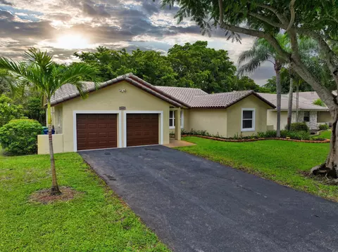 8645 NW 47th Dr, Coral Springs, FL 33067