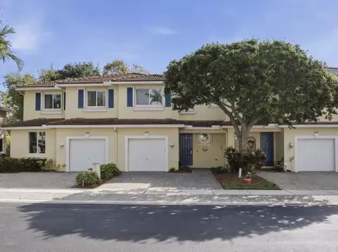 3084 N Evergreen Cir, Boynton Beach, FL 33426