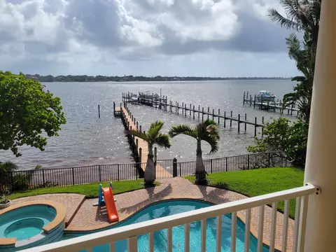 View/Area - 881 SE Saint Lucie Blvd, Stuart, FL 34996 photo 2 of 9