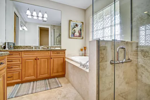 Bath - 881 SE Saint Lucie Blvd, Stuart, FL 34996 photo 5 of 9