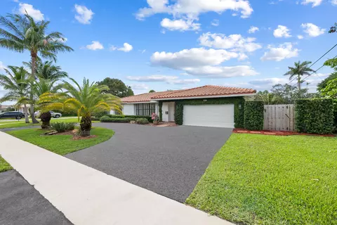 5660 SW 9th St, Plantation, FL 33317