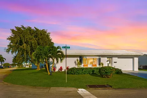 2113 SW 15th St, Boynton Beach, FL 33426