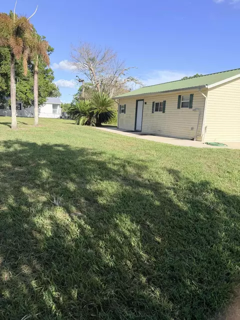Exterior - 4046 SE 26th St, Okeechobee, FL 34974 photo 2 of 8