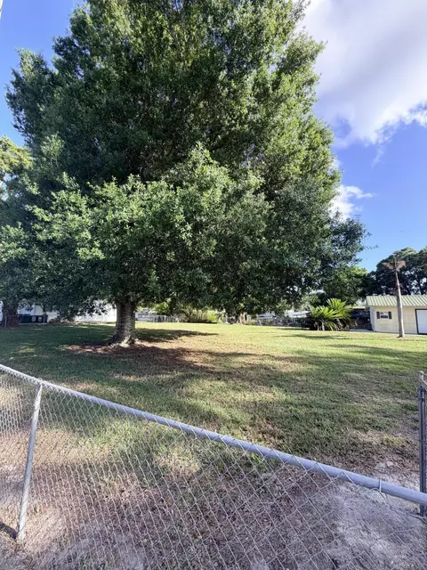 Exterior - 4046 SE 26th St, Okeechobee, FL 34974 photo 8 of 8