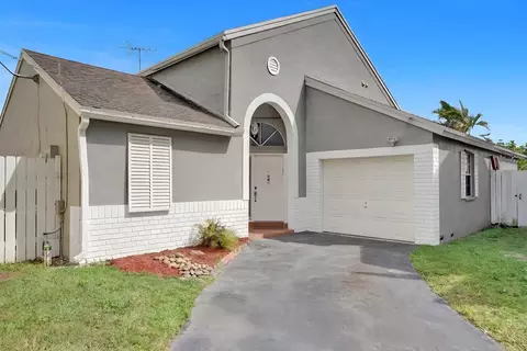 1180 SW 108th Ter, Davie, FL 33324