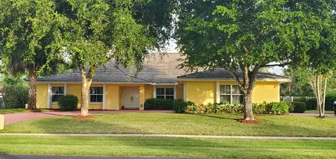 2099 Greenview Cove Dr, Wellington, FL 33414