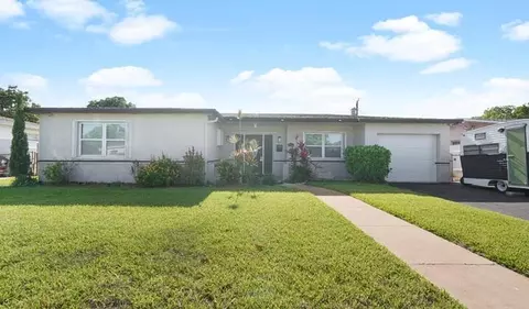 4325 NW 36th Way, Lauderdale Lakes, FL 33309