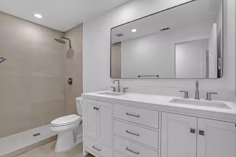 Bath - 163 Apollo Cir, Jupiter, FL 33477 photo 3 of 7