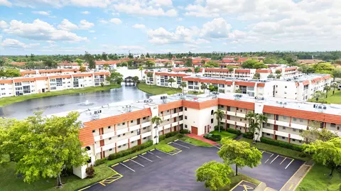 2800 Sunrise Lakes Dr W #301, Sunrise, FL 33322