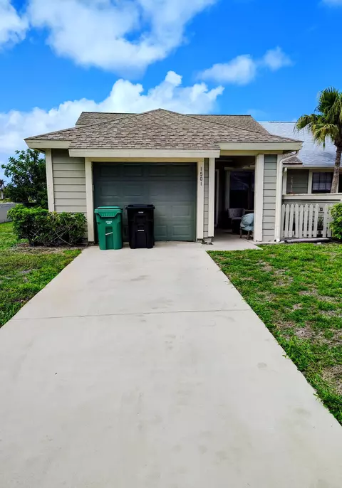 1501 SE Dewberry Ct, Port Saint Lucie, FL 34952