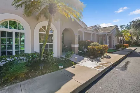 3181 Holiday Springs Blvd #41, Margate, FL 33063