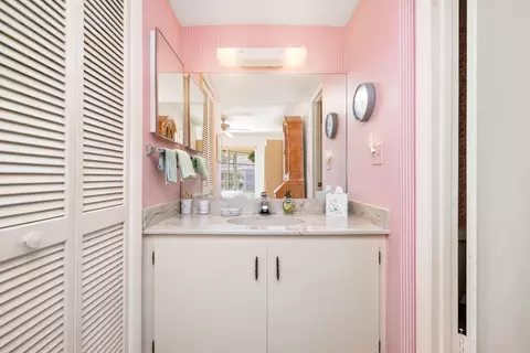 Bath - 3236 SE Aster Ln #M226, Stuart, FL 34994 photo 3 of 5