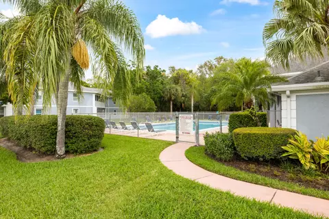 Exterior - 3236 SE Aster Ln #M226, Stuart, FL 34994 photo 4 of 7