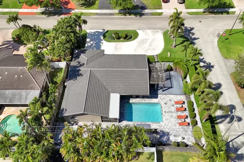 2750 NE 45th St, Lighthouse Point, FL 33064