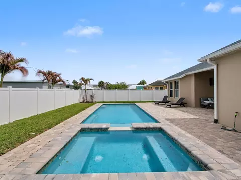 10492 SW Sarah Way, Port Saint Lucie, FL 34987