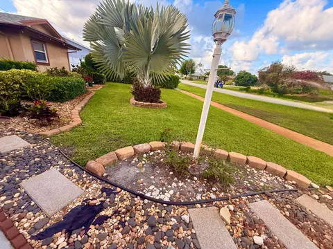 5279 W Woodstone Cir W, Lake Worth, FL 33463